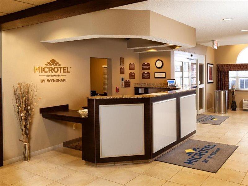 Microtel Inn & Suites By Wyndham St Clairsville - Wheeling St. Clairsville Exterior foto